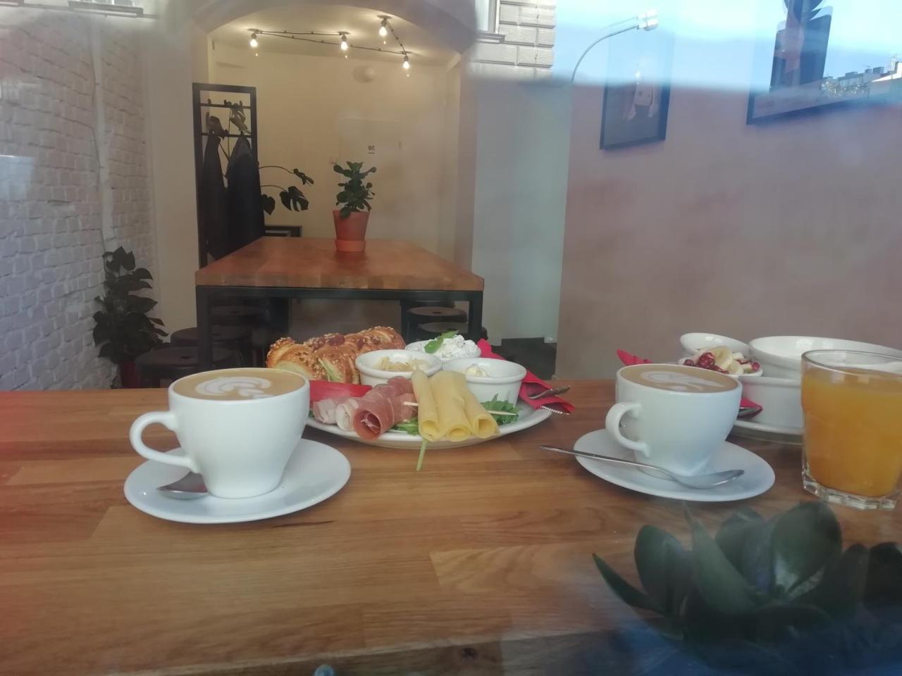 Grand Central Hostel Krakau Buitenkant foto
